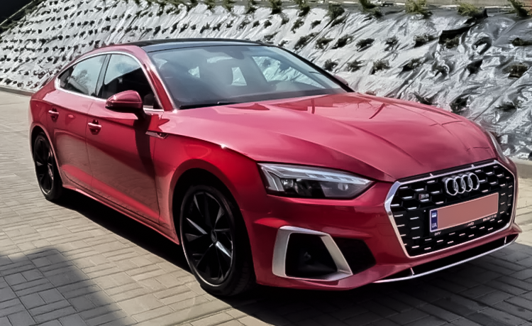 Решітка радіатора на Audi A5 B9 (Стиль S-Line S5) Чорна з хромом A5-S210 фото