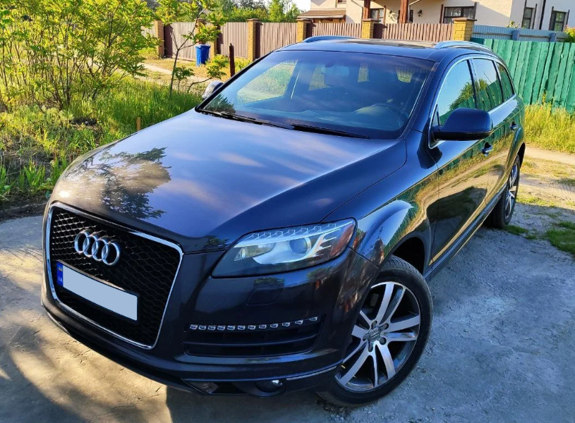 Решітка радіатора на Audi Q7 4L (Стиль RSQ7) Чорна з хромом Q7-RS141 фото