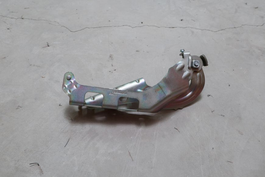 Левая петля капота для Mercedes-Benz C-Class W205 (2014-2018) 2058800628 2058800628 фото