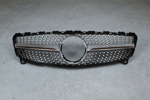 Решітка радіатора на Mercedes A-Class W176 (Стиль Diamond) Сіра з хромом MB-W176183 фото