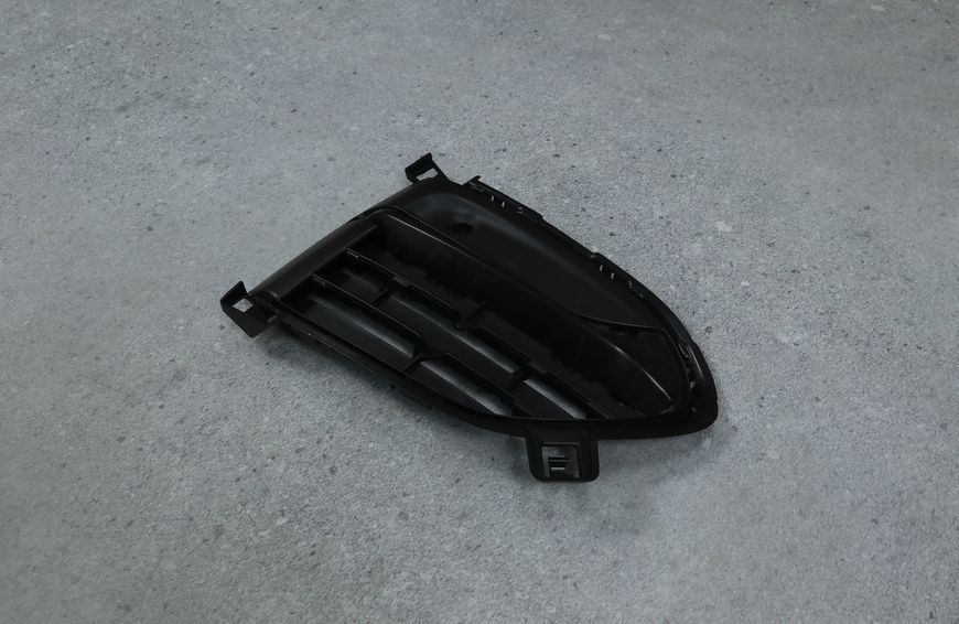 Права решітка протитуманної фари на BMW X6 F16 (2014-2019) 51117319778 51117319778 фото