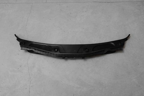 Планка стеклоочистителей (жабо) для BMW X1 F48 (2015-2022) 51717350591 51717350591 фото
