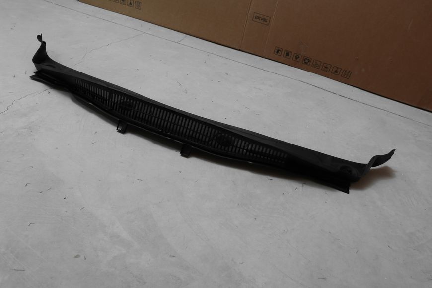 Планка стеклоочистителей (жабо) для BMW X1 F48 (2015-2022) 51717350591 51717350591 фото