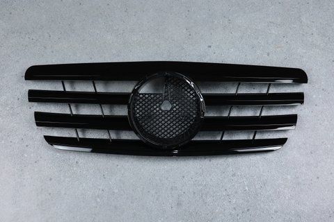 Решітка радіатора на Mercedes E-class W210 (2000-2002) Чорна MB-W210014 фото