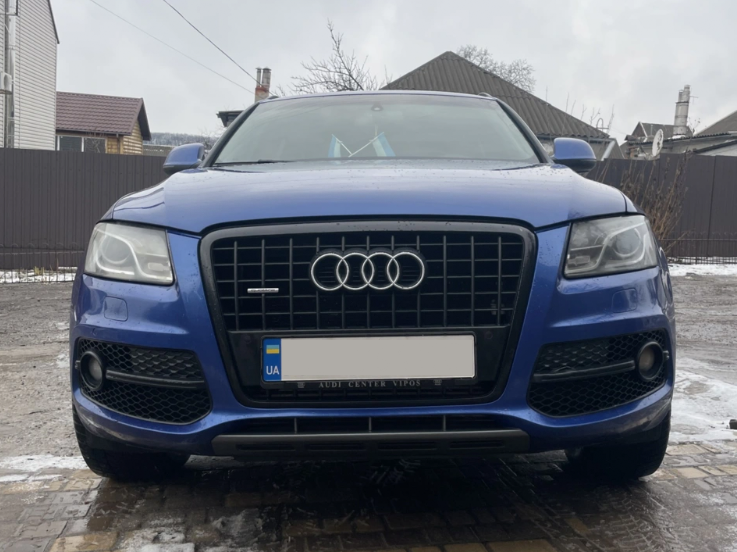 Решітка радіатора на Audi Q5 8R (Стиль S-Line SQ5) Чорний глянець Q5-S082 фото