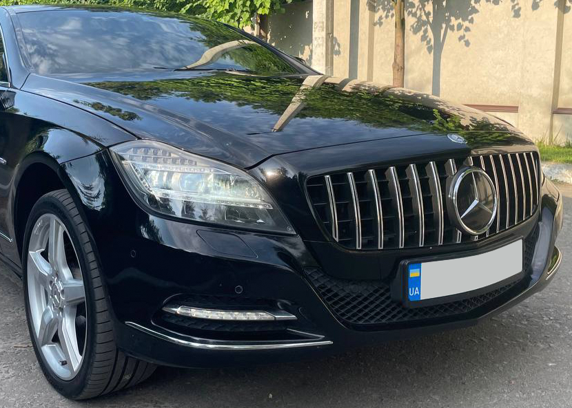 Решітка радіатора на Mercedes CLS-Class C218 (Стиль GT) Чорна з хромом MB-W218111 фото