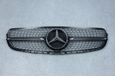 Решітка радіатора на Mercedes GLC/GLC Coupe-Class X253/C253 (Стиль Diamond) Чорна з хромом MB-X253152 фото