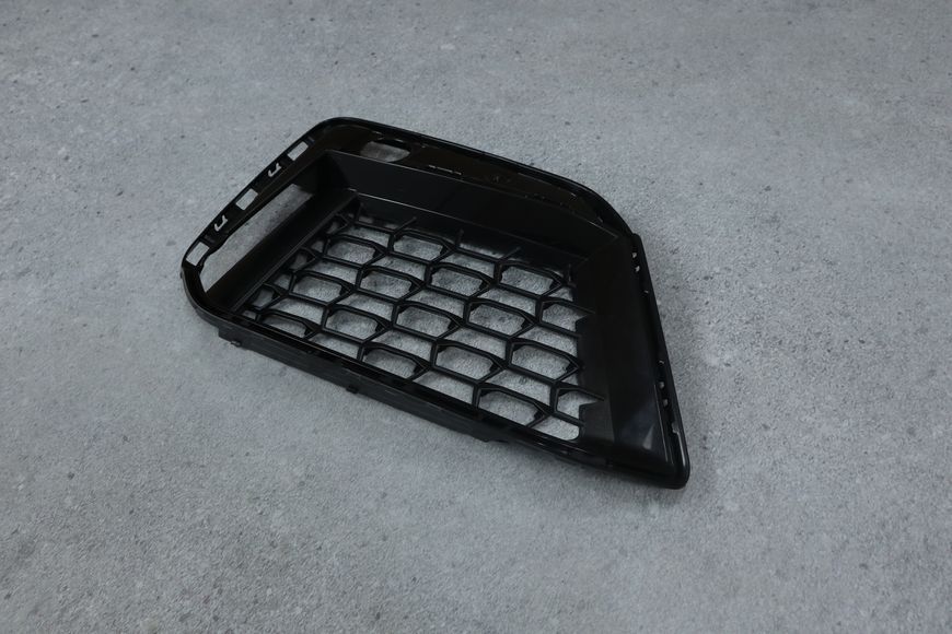Права решітка в бампер (M Paket) для BMW 5 Series G30 G31 (2020-2023) 51118747848 51118747848 фото