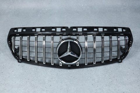 Решітка радіатора на Mercedes A-Class W176 (Стиль GT) Чорна з хромом MB-W176142 фото