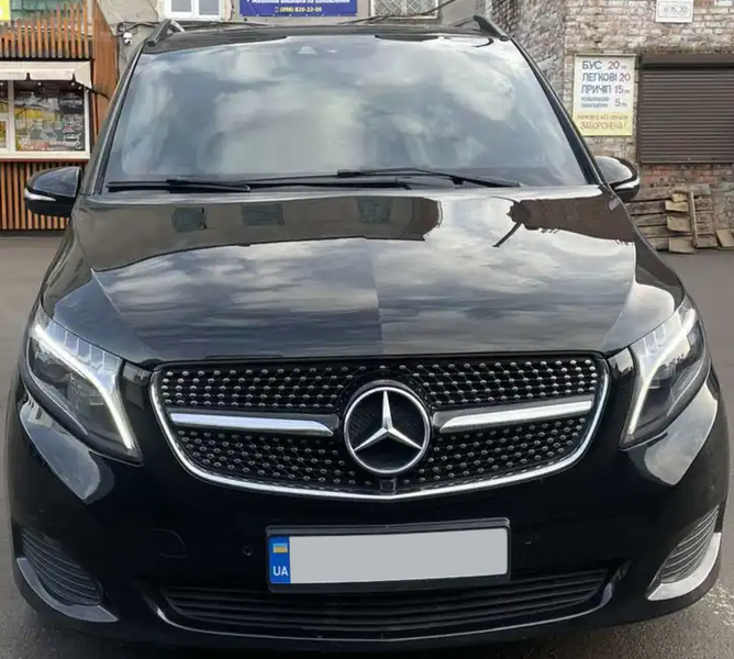 Решетка радиатора на Mercedes V-Class W447 (Стиль Diamond) Черная с хромом 30126304 фото