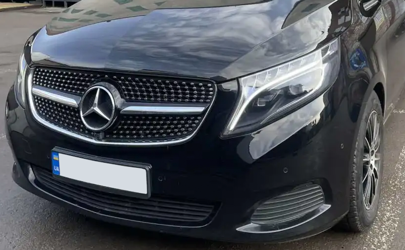 Решетка радиатора на Mercedes V-Class W447 (Стиль Diamond) Черная с хромом 30126304 фото