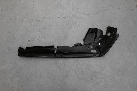 Левый уплотнитель крыла для BMW X5 G05 / X6 G06 (51767418197) 51767418197 фото
