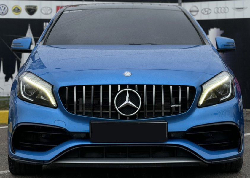 Решітка радіатора на Mercedes A-Class W176 (Стиль GT) Чорна з хромом MB-W176181 фото