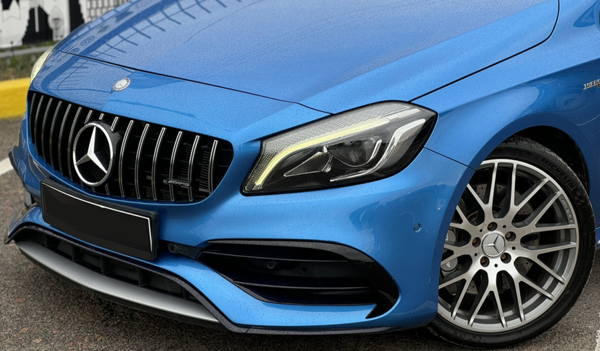 Решітка радіатора на Mercedes A-Class W176 (Стиль GT) Чорна з хромом MB-W176181 фото
