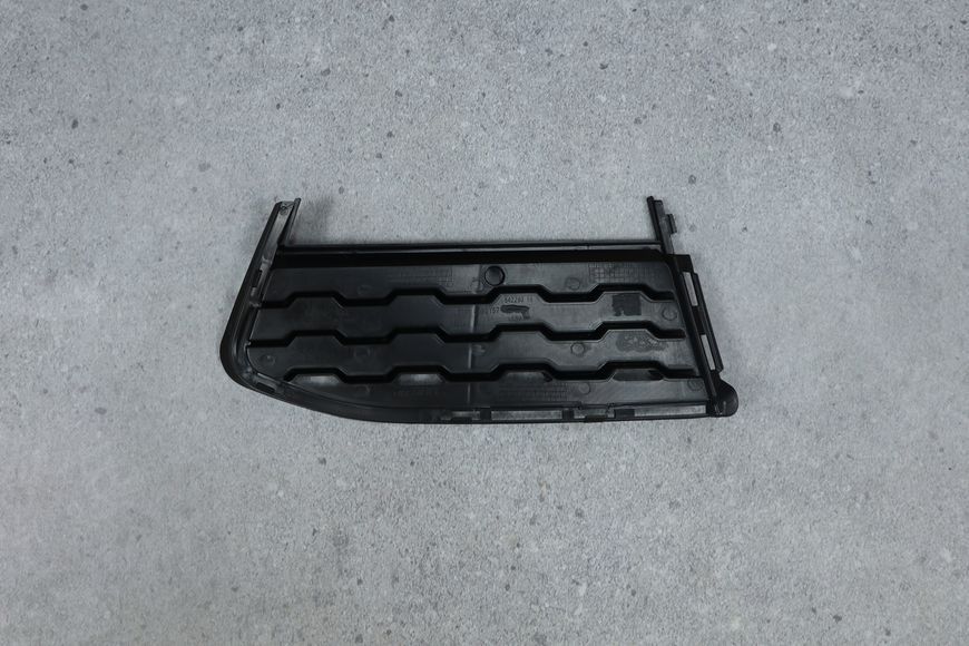 Права решітка в бампер (закрита) M Paket для BMW G11 G12 (2015-2022) 51118092158 51118092158 фото