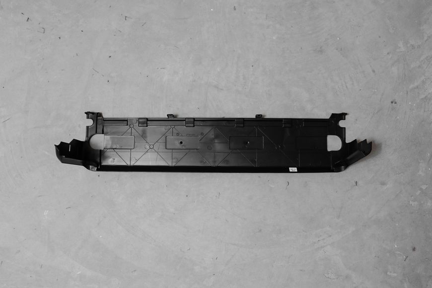 Щиток касети радіаторів (низ) для BMW G30 G31 G32 G11 G12 G14 G15 G16 (17118632118) 17118632118 фото