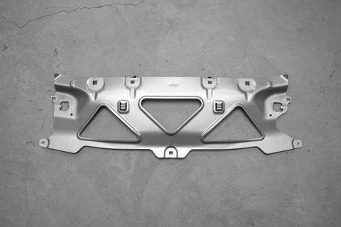 Воздуховод панели радиатора (алюминий) для BMW G32 G11 G12 (51647357207) 51647357207 фото