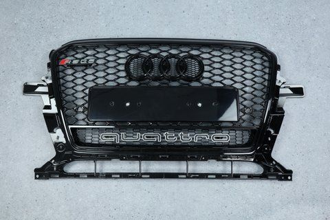 Решітка радіатора на Audi Q5 8R (Стиль RSQ5 QUATTRO) Чорний глянець Q5-RS133Q фото