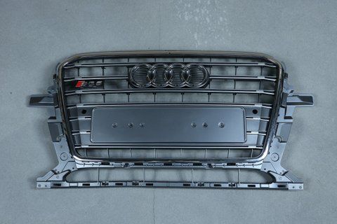 Решітка радіатора на Audi Q5 8R (Стиль S-Line SQ5) Сіра з хромом Q5-S132 фото