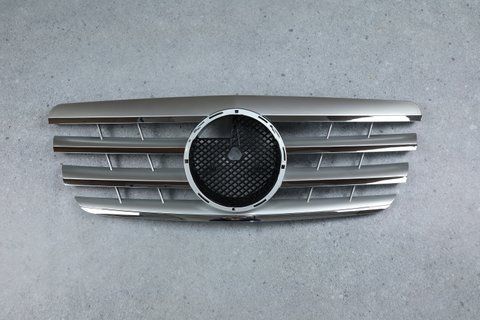 Решітка радіатора на Mercedes E-class W210 (2000-2002) Сіра з хромом MB-W210011 фото
