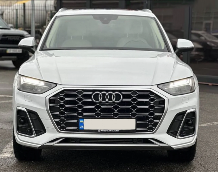 Решітка радіатора на Audi Q5 80A (Стиль S-LIine SQ5) Чорна з хромом Q5-S212 фото