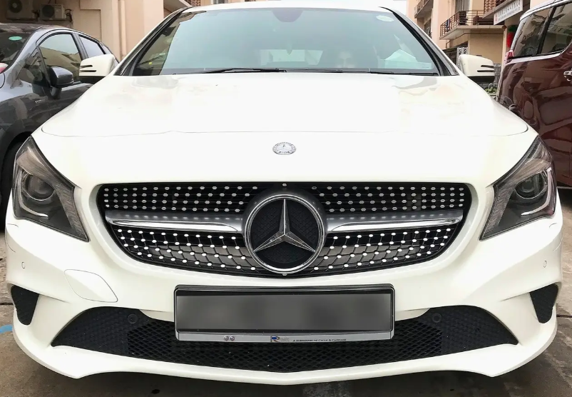 Решітка радіатора на Mercedes A-Class W177 (Стиль Diamond) ( з місцем під камеру ) Сіра з хромом MB-W177182 фото