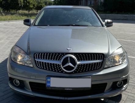 Решітка радіатора на Mercedes C-Class W204 (Стиль Diamond) Сіра з хромом MB-W204064 фото