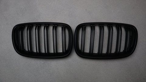 Решітка радіатора ніздрі BMW E70 E71 Подвійні Чорний Мат (2007-2013) BMW-E70082 фото