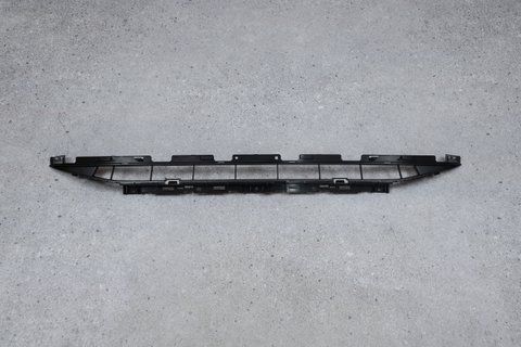 Решітка переднього бампера (нижня) для AUDI A4 B9 (2015-2019) 8W0807683B 8W0807683B фото