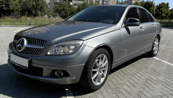 Решітка радіатора на Mercedes C-Class W204 (Стиль Diamond) Сіра з хромом MB-W204064 фото