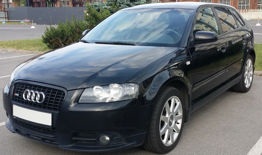 Решітка радіатора на Audi A3 8P (Стиль S-Line) Чорний глянець A3-S103 фото