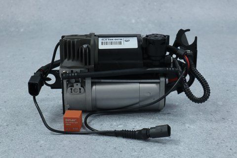 Компресор пневмопідвіски для Audi Q7 4L / Volkswagen Touareg 7L / Porsche Cayenne 955 957 4L0698007A фото