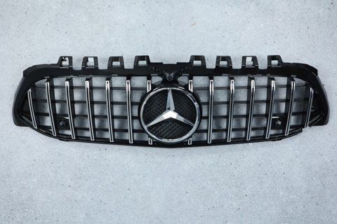 Решітка радіатора на Mercedes A-Class W177 (Стиль GT) ( з місцем під камеру ) Чорна з хромом MB-W177183 фото