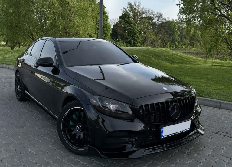 Накладка переднього бампера (Губа) на Mercedes-Benz C-Class W205 (Стиль Brabus) Чорний глянець MBW205-203 фото