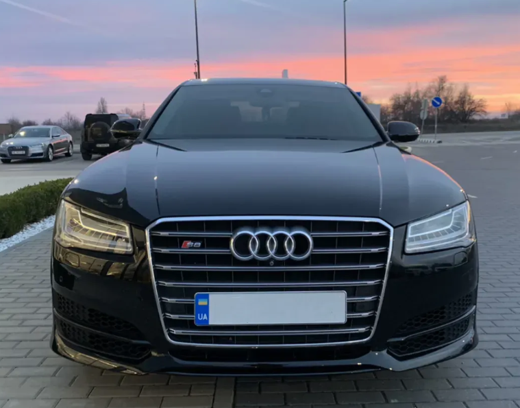Передній бампер Audi A8 D4 (2014-2017) Стиль S-Line S8-1 фото
