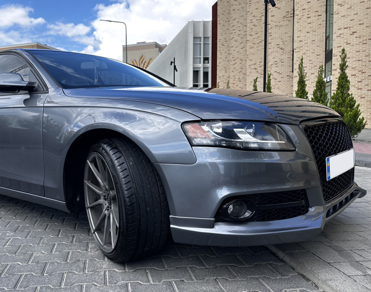 Решетки переднего бампера на Audi A4 B8 (Стиль RS) Черный глянец A4-RS0081 фото