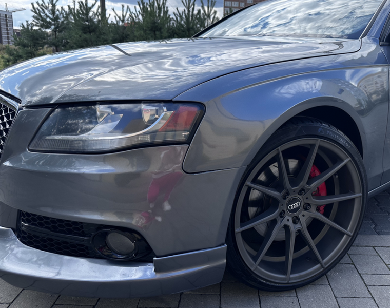 Решетки переднего бампера на Audi A4 B8 (Стиль RS) Черный глянец A4-RS0081 фото