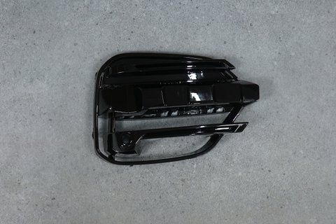 Правая рамка противотуманной фары для BMW X3 G01 / X4 G02 (51117399904) 51117399904 фото