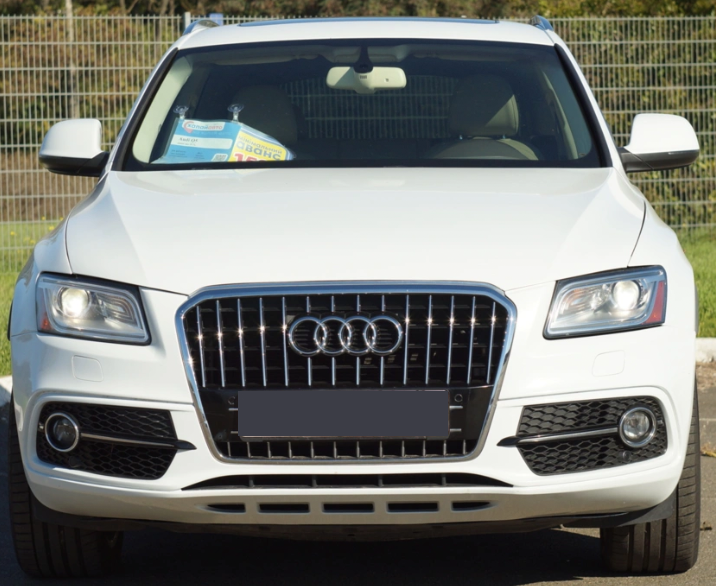 Решітки переднього бампера на Audi Q5 8R (Стиль SQ5) Чорні з хромом під парктроніки Q5-S0164 фото