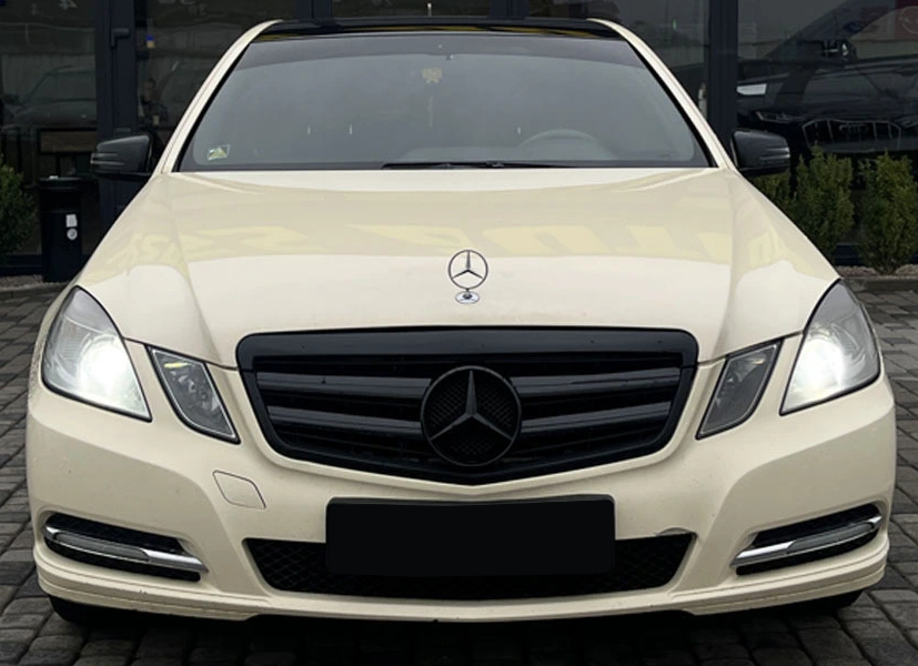 Решетка радиатора на Mercedes E-class W212 (Стиль AMG) Черная MB-W212093 фото