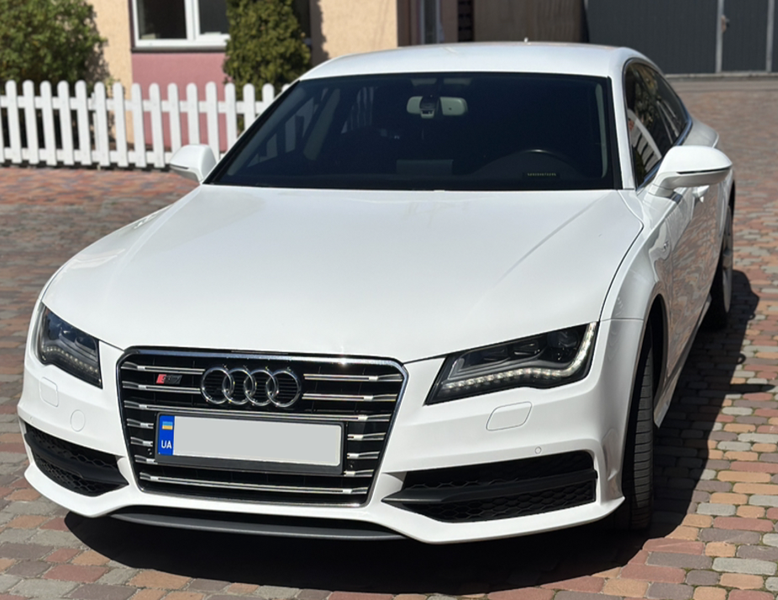 Решітка радіатора на Audi A7 4G (Стиль S-Line S7) Чорна з хромом A7-S121 фото