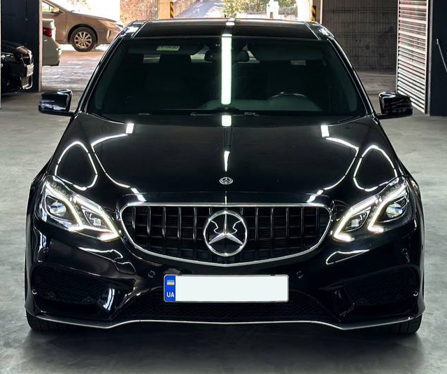 Решетка радиатора на Mercedes E-class W212 (Стиль GT) Черная MB-W212153 фото