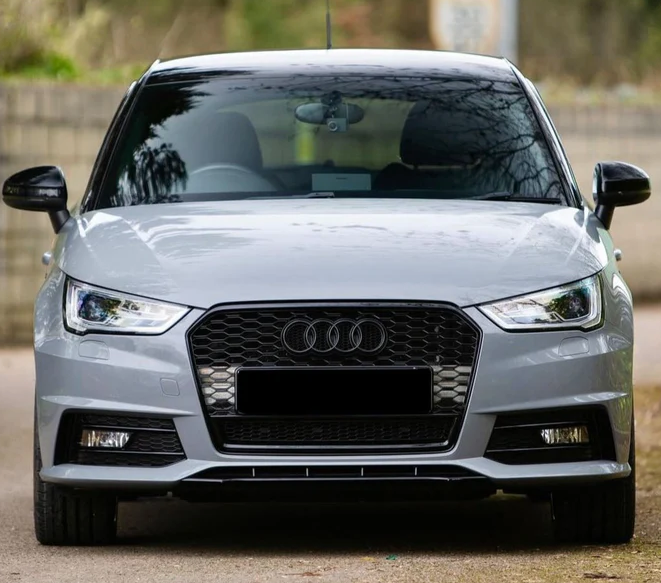 Решітка радіатора на Audi A1 (Стиль RS) Чорний глянець A1-RS171 фото