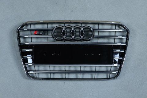 Решетка радиатора на Audi A5 8T (Стиль S-Line S5) Черная с хромом A5-S131 фото