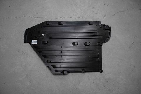 Центральный защитный щиток под днищем для BMW G30 G31 G32 G11 G12 G14 G15 G16 (51757340172) 51757340172 фото