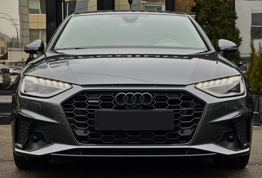 Решетка радиатора на Audi A4 B9 (Стиль RS4) Черная A4-RS211 фото