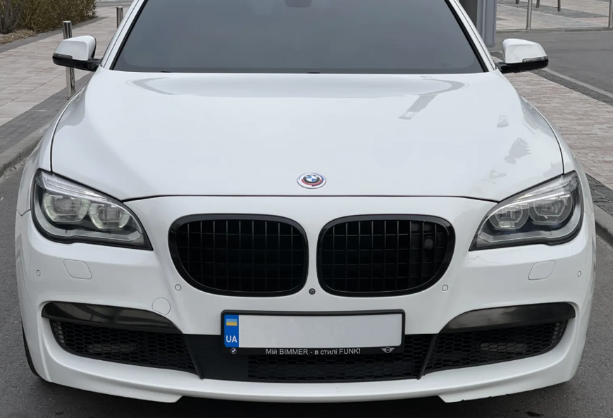 Решітка радіатора ніздрі BMW F01 F02 Одинарні Чорний Глянець (2008-2015) BMW-F01091 фото