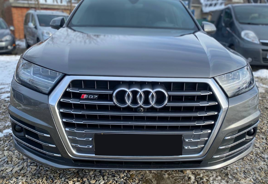 Решітка радіатора на Audi Q7 4M (Стиль S-Line SQ7) Сіра з хромом Q7-S155 фото