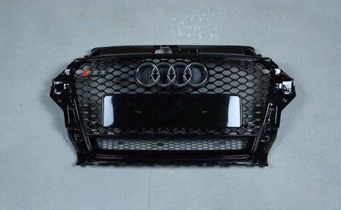 Решітка радіатора на Audi A3 8V (Стиль RS QUATTRO) Чорний глянець A3-RS141 фото