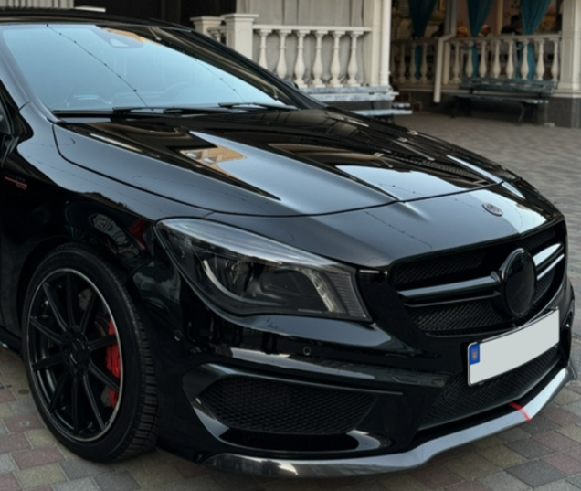 Решетка радиатора на Mercedes CLA-Class C117 (Стиль AMG) Черная MB-W117151 фото